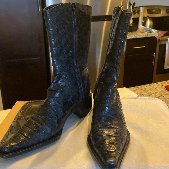 Women Black Croc Boots - Picture 2 of 4